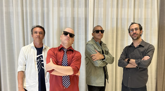 Luciano nos teclados